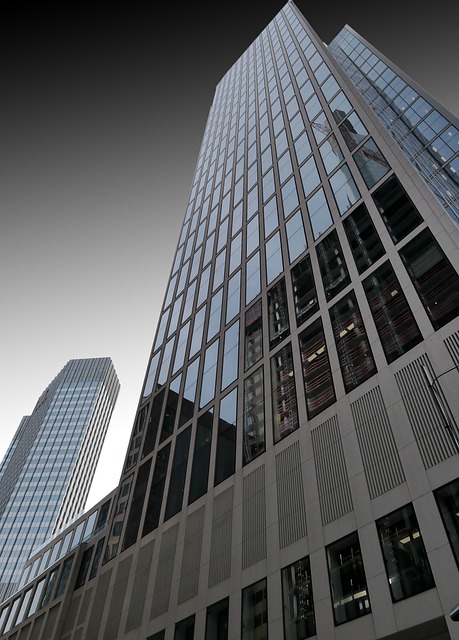 Dallas, Steel building